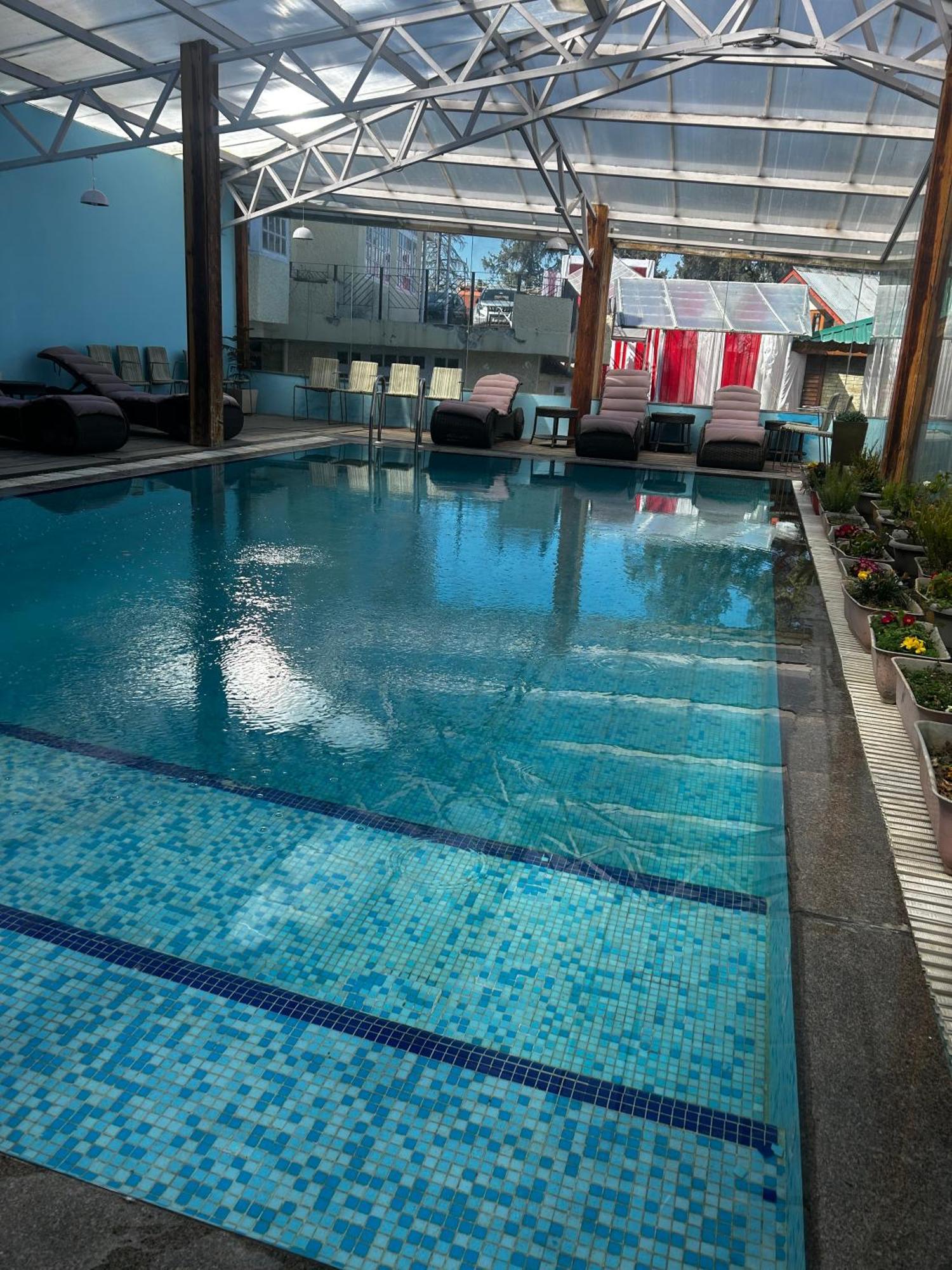 Royal Tulip Luxury Hotel, Kufri, Shimla Extérieur photo