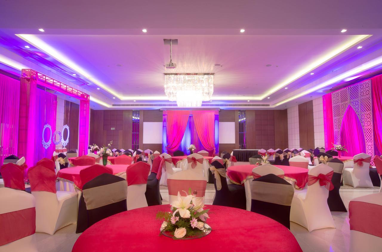 Royal Tulip Luxury Hotel, Kufri, Shimla Extérieur photo